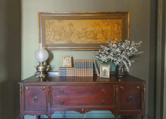The Gilded Lady - The Cypress Apartment *