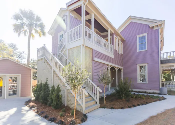 The Gilded Lady - The Cypress Pensacola